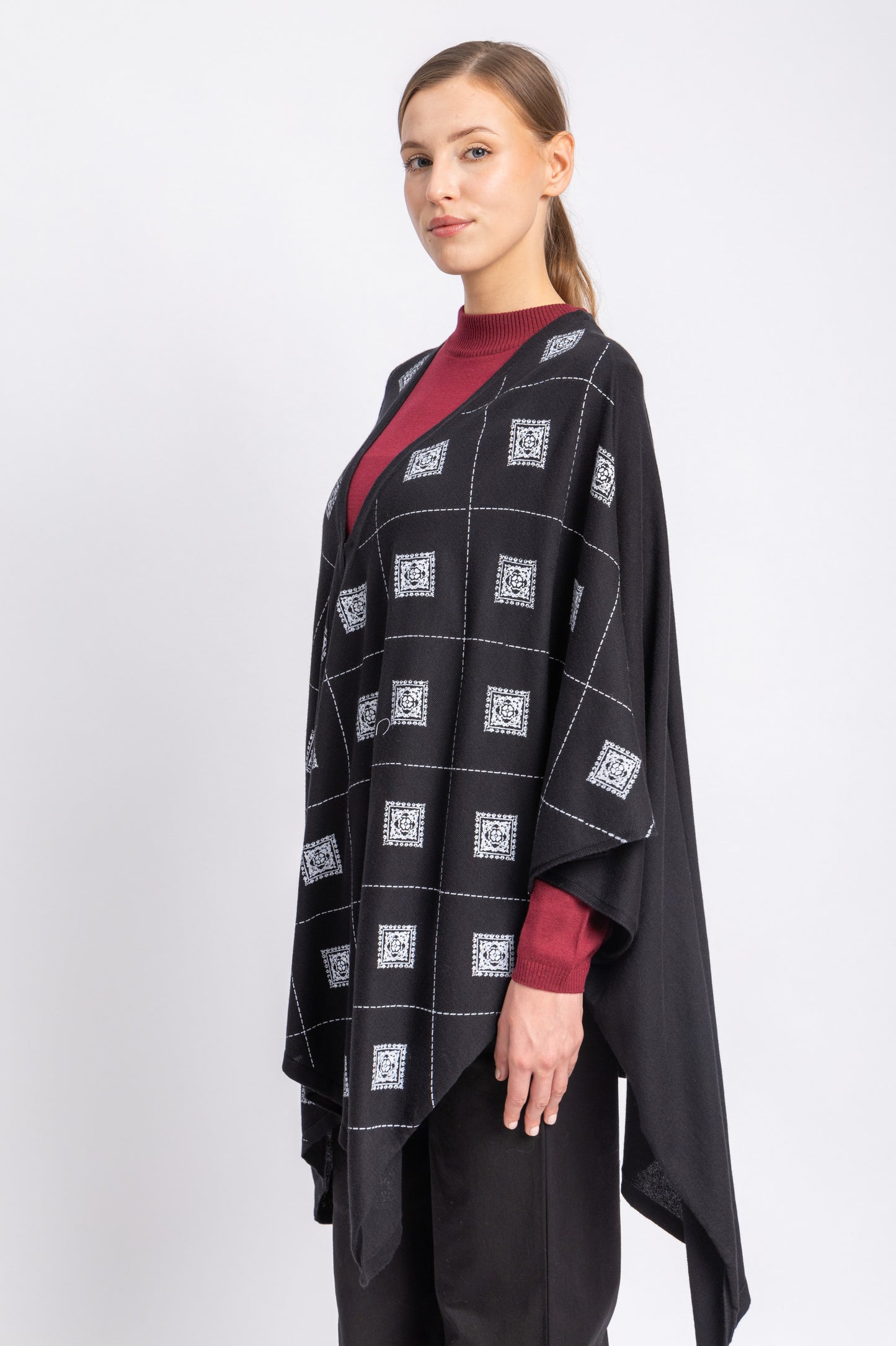 one size knitwear poncho
