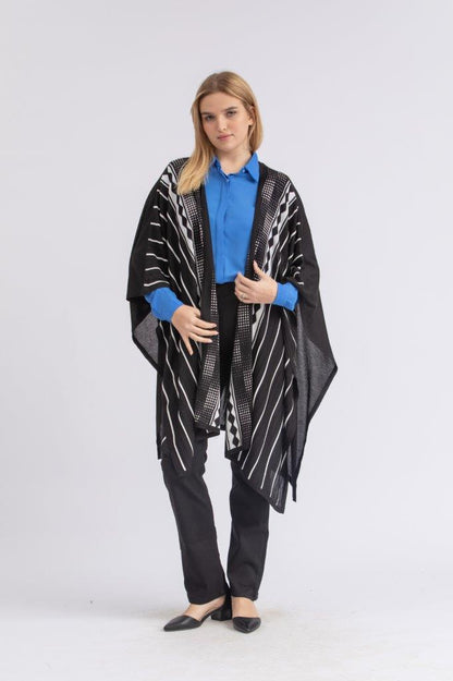 ONE SIZE KNITWEAR PONCHO